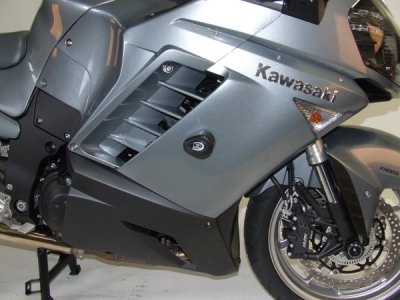 CP0213 - R&G RACING Kawasaki GTR1400 / Concours 14 (07/09) Frame Crash Protection Sliders "Aero"