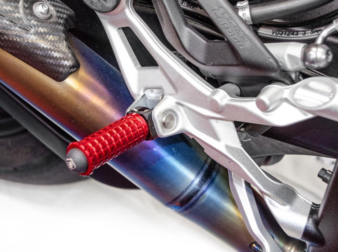 KAPM03 - DBK BMW S1000R / S1000RR (2018+) Pilot Pegs Support