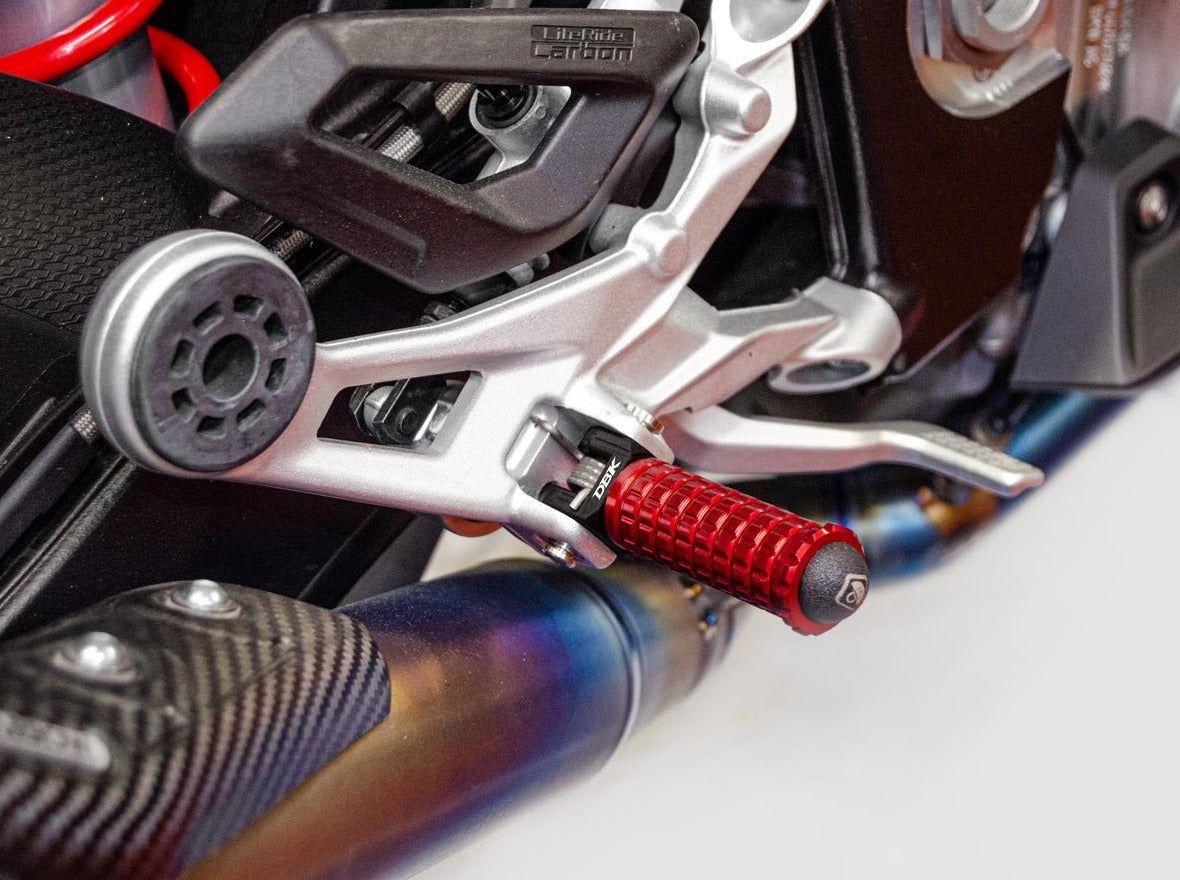 KAPM03 - DBK BMW S1000R / S1000RR (2018+) Pilot Pegs Support