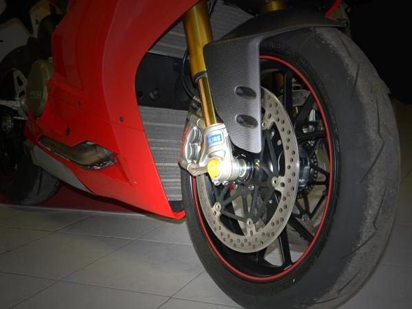 TRD04 - DUCABIKE Ducati Front Wheel Right Cap
