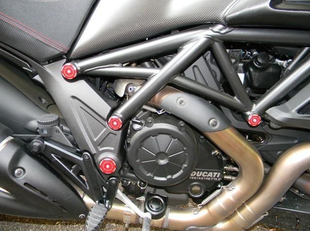 TTDV02 - DUCABIKE Ducati Diavel 1200 Frame Plugs