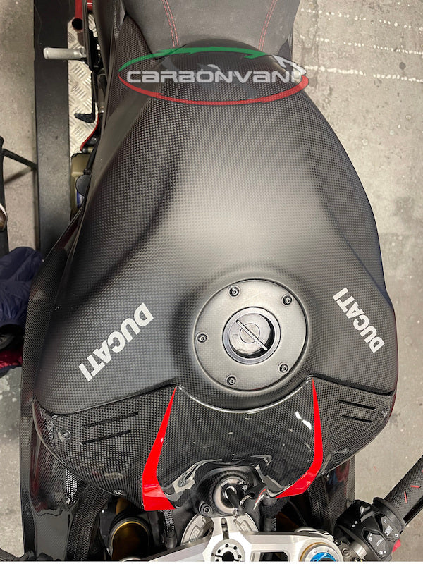 CARBONVANI Ducati Panigale V4 (2022+) Carbon Fuel Tank Cover