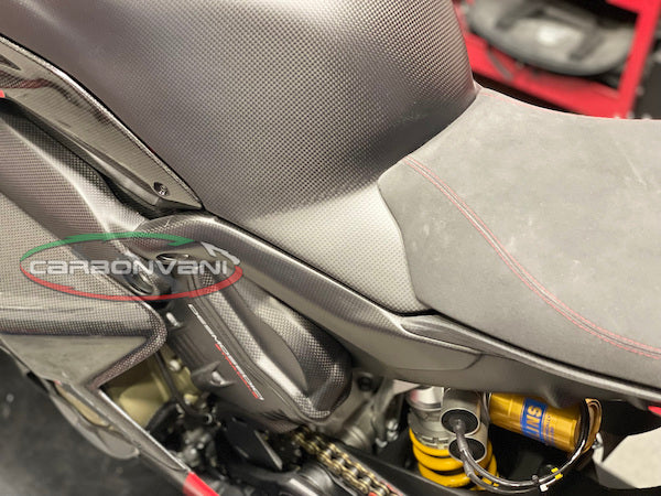 CARBONVANI Ducati Panigale V4 (2022+) Carbon Fuel Tank Cover
