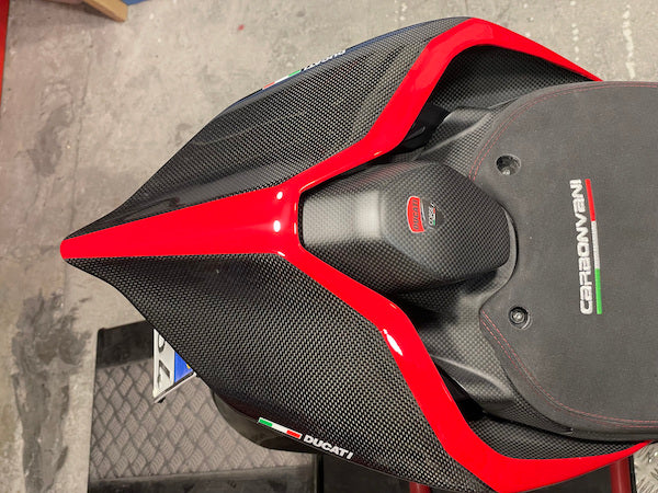CARBONVANI Ducati Panigale V4 (2018+) Carbon Tail (street version; black/red)