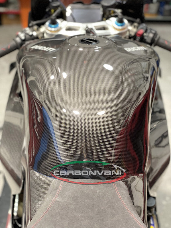 CARBONVANI Ducati Panigale V4 (2022+) Carbon Fuel Tank Cover