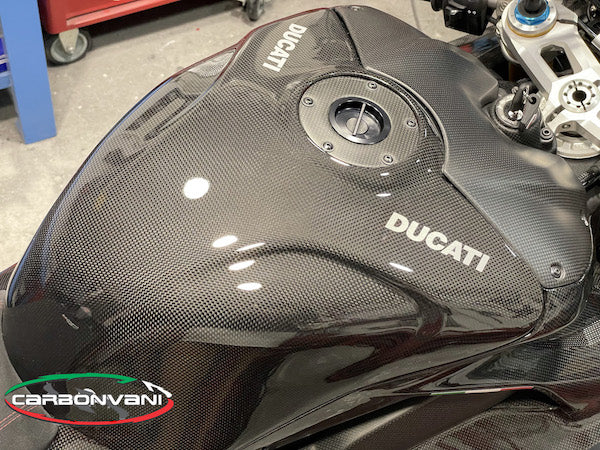 CARBONVANI Ducati Panigale V4 (2022+) Carbon Fuel Tank Cover